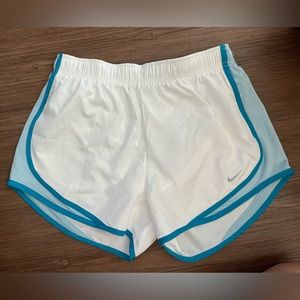 LIKE NEW NIKE DRI-FIT